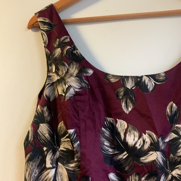 LeChateau Size XL Floral Patterned Dress NWT - Picture 2 of 8